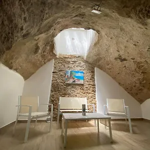 La grotta del vicolo stretto , Sciacca Italia