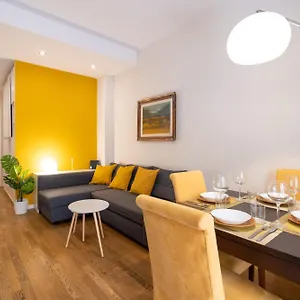 Appartamento -15min Dal Colosseo- Aria Condizionata & Netflix Gratis, Roma